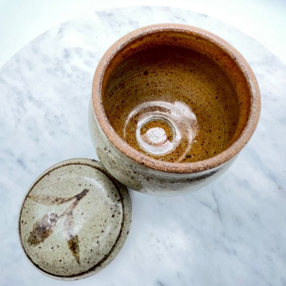 Handmade Pottery Jar Lid Earthenware Stoneware Beige Brown Speckle Plant Motif - Picture 4 of 11